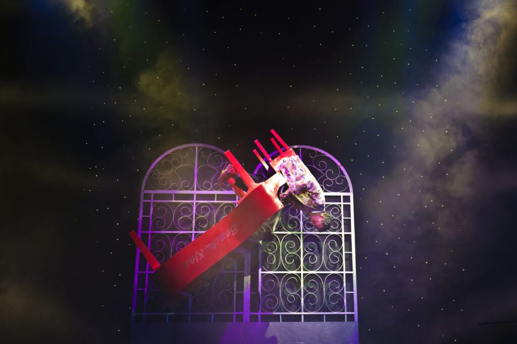 Flying Piano 1