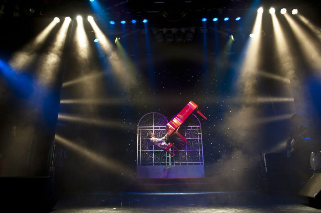 Flying Piano 2